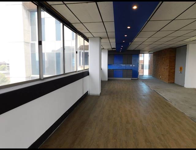 984M² OFFICE TO LET IN FERNDALE